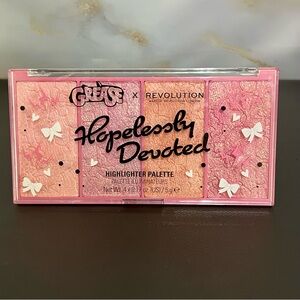 Grease X Revolution Hopelessly Devoted Highlighter Palette - New